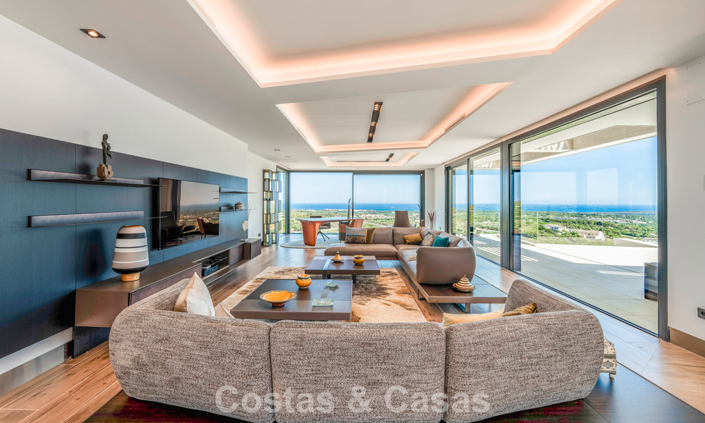 Villa de luxe moderne et élégante à vendre avec vue sur la mer dans une communauté fermée de Sotogrande, Costa del Sol 63492