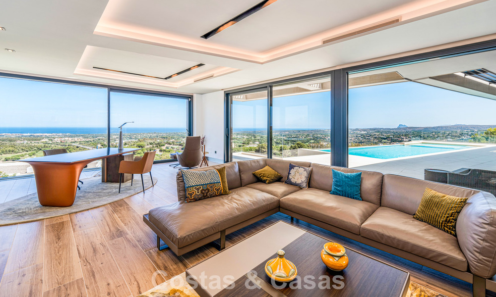 Villa de luxe moderne et élégante à vendre avec vue sur la mer dans une communauté fermée de Sotogrande, Costa del Sol 63493
