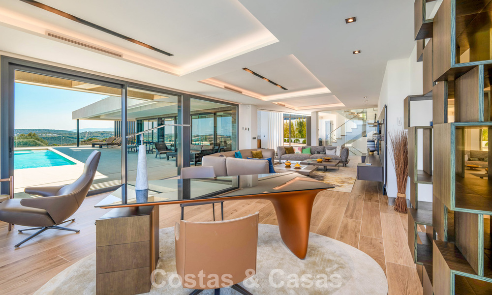 Villa de luxe moderne et élégante à vendre avec vue sur la mer dans une communauté fermée de Sotogrande, Costa del Sol 63494