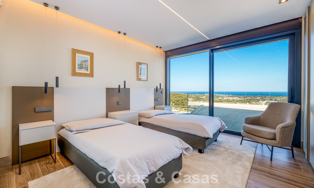 Villa de luxe moderne et élégante à vendre avec vue sur la mer dans une communauté fermée de Sotogrande, Costa del Sol 63497