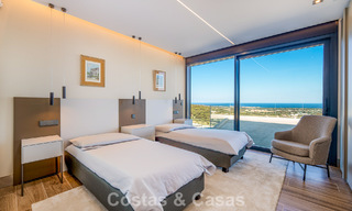 Villa de luxe moderne et élégante à vendre avec vue sur la mer dans une communauté fermée de Sotogrande, Costa del Sol 63497 