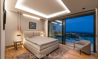 Villa de luxe moderne et élégante à vendre avec vue sur la mer dans une communauté fermée de Sotogrande, Costa del Sol 63503 