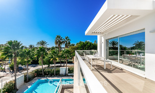 Penthouse moderne près de la mer avec 3 chambres à vendre dans un complexe contemporain à San Pedro, Marbella 63626 