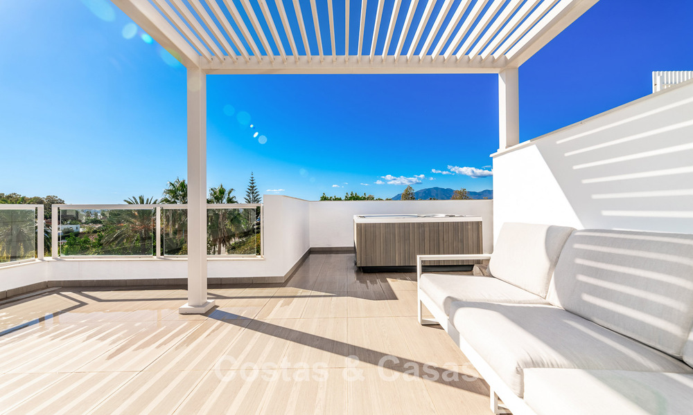 Penthouse moderne près de la mer avec 3 chambres à vendre dans un complexe contemporain à San Pedro, Marbella 63629