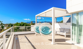 Penthouse moderne près de la mer avec 3 chambres à vendre dans un complexe contemporain à San Pedro, Marbella 63630 