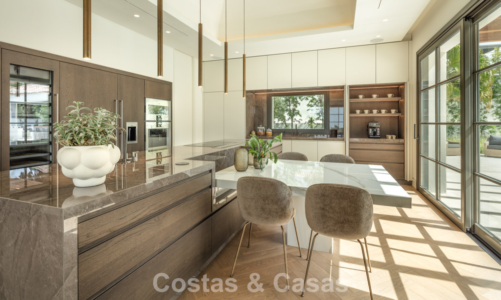 Spacieuse villa de luxe à vendre avec vue sur la mer et commodités 5 étoiles sur le Golden Mile de Marbella 63645