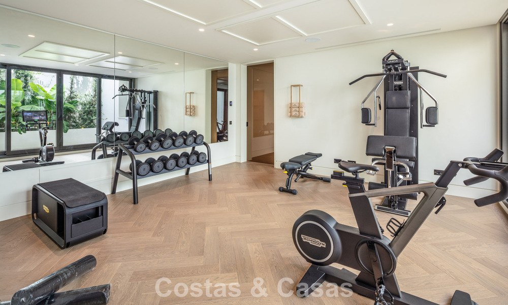 Spacieuse villa de luxe à vendre avec vue sur la mer et commodités 5 étoiles sur le Golden Mile de Marbella 63676