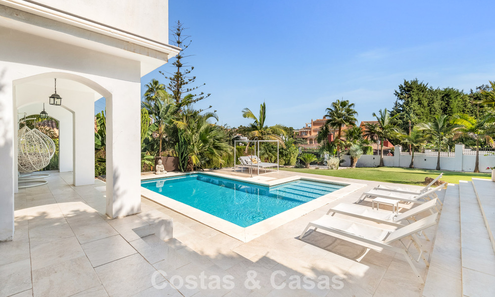 Villa de luxe méditerranéenne contemporaine à vendre dans un quartier résidentiel privilégié à Nueva Andalucia, Marbella 63598