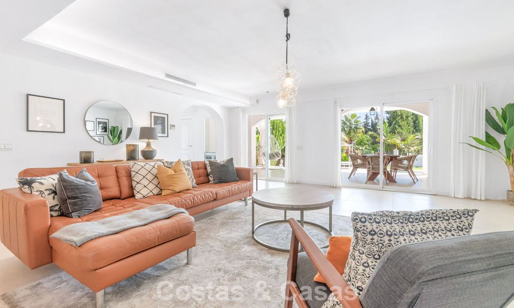 Villa de luxe méditerranéenne contemporaine à vendre dans un quartier résidentiel privilégié à Nueva Andalucia, Marbella 63600