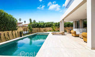 Villa neuve moderne à vendre à quelques pas de la plage et de toutes les commodités à San Pedro, Marbella 66985 