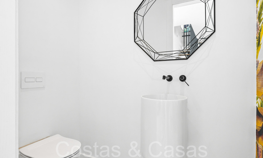 Villa neuve moderne à vendre à quelques pas de la plage et de toutes les commodités à San Pedro, Marbella 66995