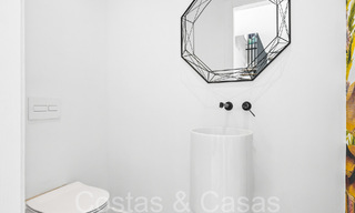 Villa neuve moderne à vendre à quelques pas de la plage et de toutes les commodités à San Pedro, Marbella 66995 