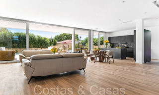 Villa neuve moderne à vendre à quelques pas de la plage et de toutes les commodités à San Pedro, Marbella 66996 