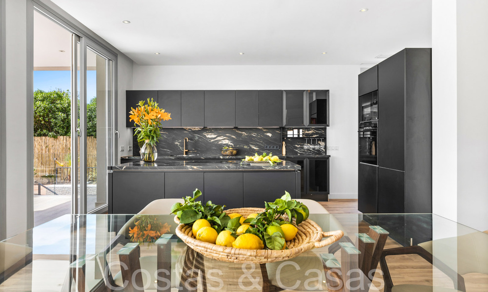 Villa neuve moderne à vendre à quelques pas de la plage et de toutes les commodités à San Pedro, Marbella 67000