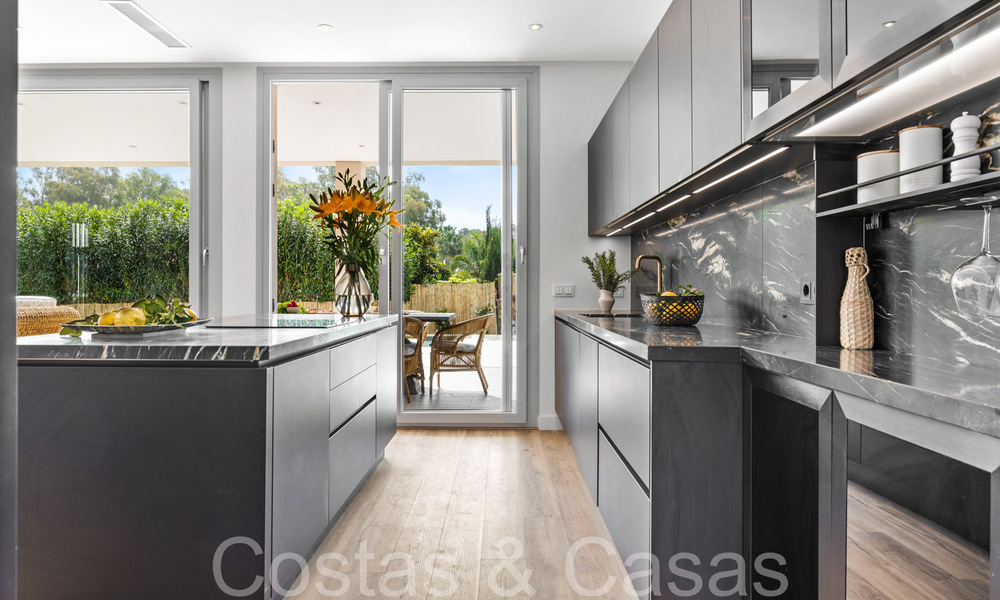 Villa neuve moderne à vendre à quelques pas de la plage et de toutes les commodités à San Pedro, Marbella 67002