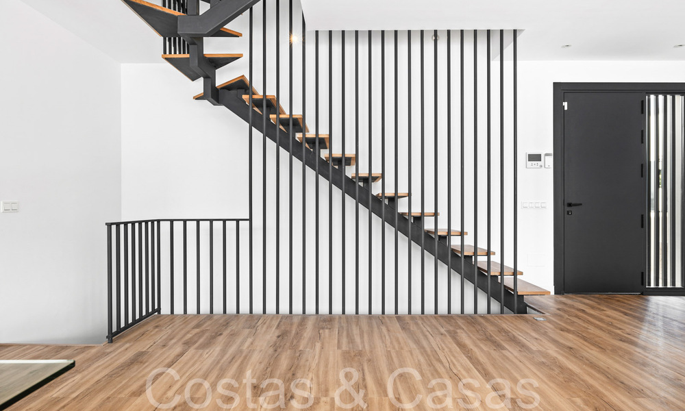 Villa neuve moderne à vendre à quelques pas de la plage et de toutes les commodités à San Pedro, Marbella 67004