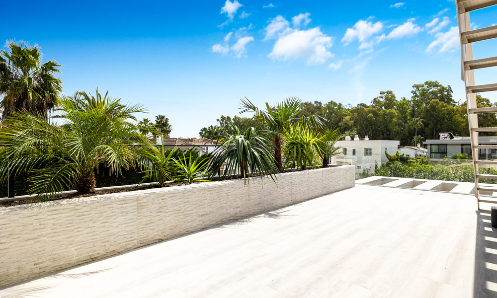 Villa neuve moderne à vendre à quelques pas de la plage et de toutes les commodités à San Pedro, Marbella 67020