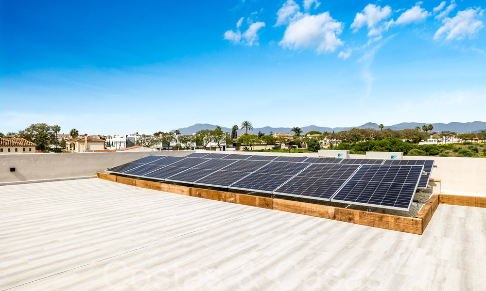 Villa neuve moderne à vendre à quelques pas de la plage et de toutes les commodités à San Pedro, Marbella 67023