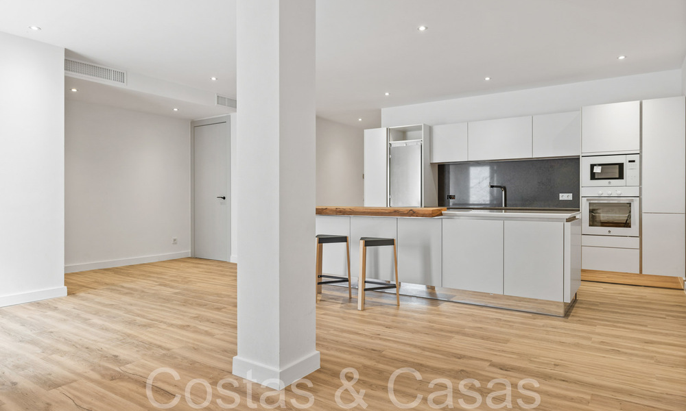 Villa neuve moderne à vendre à quelques pas de la plage et de toutes les commodités à San Pedro, Marbella 67027