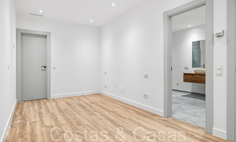 Villa neuve moderne à vendre à quelques pas de la plage et de toutes les commodités à San Pedro, Marbella 67030