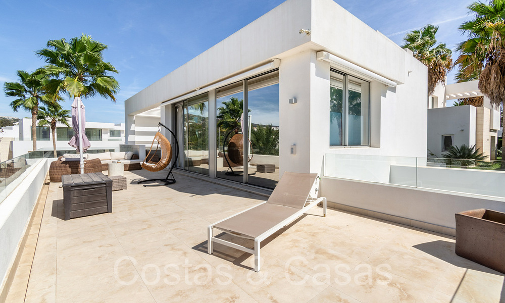 Villa de luxe moderniste à vendre dans un quartier naturel très recherché à l'est du centre de Marbella 63818