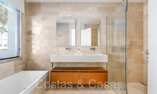 Villa de luxe moderniste à vendre dans un quartier naturel très recherché à l'est du centre de Marbella 63820 