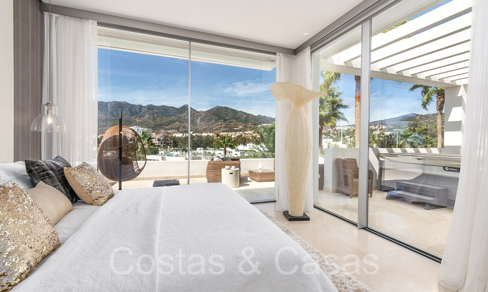 Villa de luxe moderniste à vendre dans un quartier naturel très recherché à l'est du centre de Marbella 63821