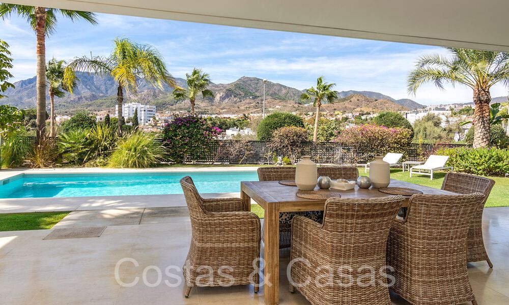 Villa de luxe moderniste à vendre dans un quartier naturel très recherché à l'est du centre de Marbella 63824
