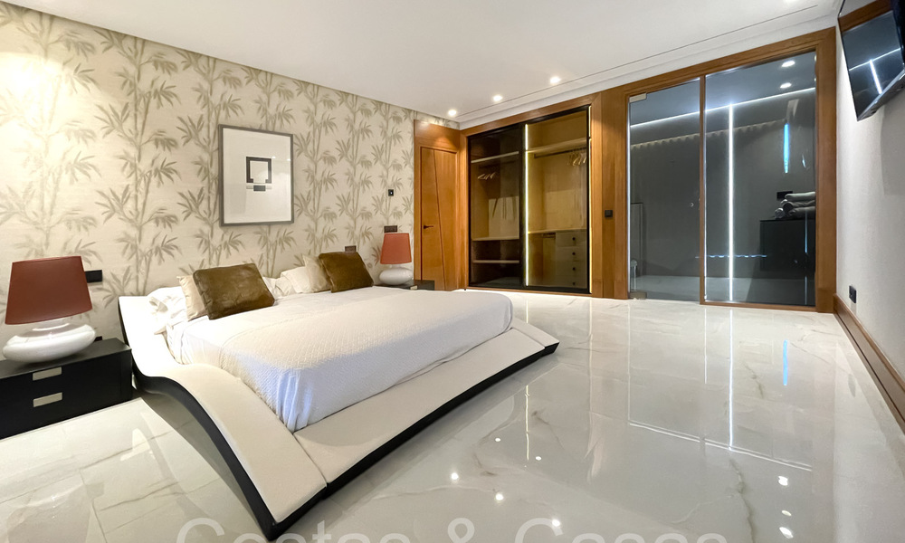 Villa design sophistiquée à vendre au bord d'un terrain de golf dans un complexe prestigieux à Sotogrande - San Roque, Costa del Sol 63992