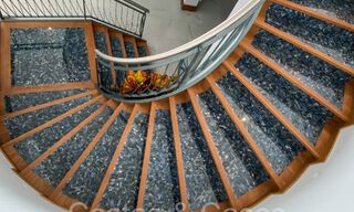 Villa design sophistiquée à vendre au bord d'un terrain de golf dans un complexe prestigieux à Sotogrande - San Roque, Costa del Sol 64002 