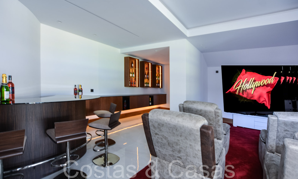 Villa design sophistiquée à vendre au bord d'un terrain de golf dans un complexe prestigieux à Sotogrande - San Roque, Costa del Sol 64003