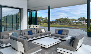 Villa design sophistiquée à vendre au bord d'un terrain de golf dans un complexe prestigieux à Sotogrande - San Roque, Costa del Sol 64009 