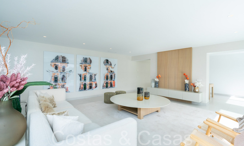 Prête à emménager, villa de luxe moderne à vendre avec piscine à débordement dans une communauté fermée exclusive à Benalmadena, Costa del Sol 64068