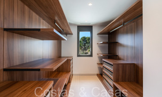 Prête à emménager, villa de luxe moderne à vendre avec piscine à débordement dans une communauté fermée exclusive à Benalmadena, Costa del Sol 64081 