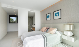 Prête à emménager, villa de luxe moderne à vendre avec piscine à débordement dans une communauté fermée exclusive à Benalmadena, Costa del Sol 64089 