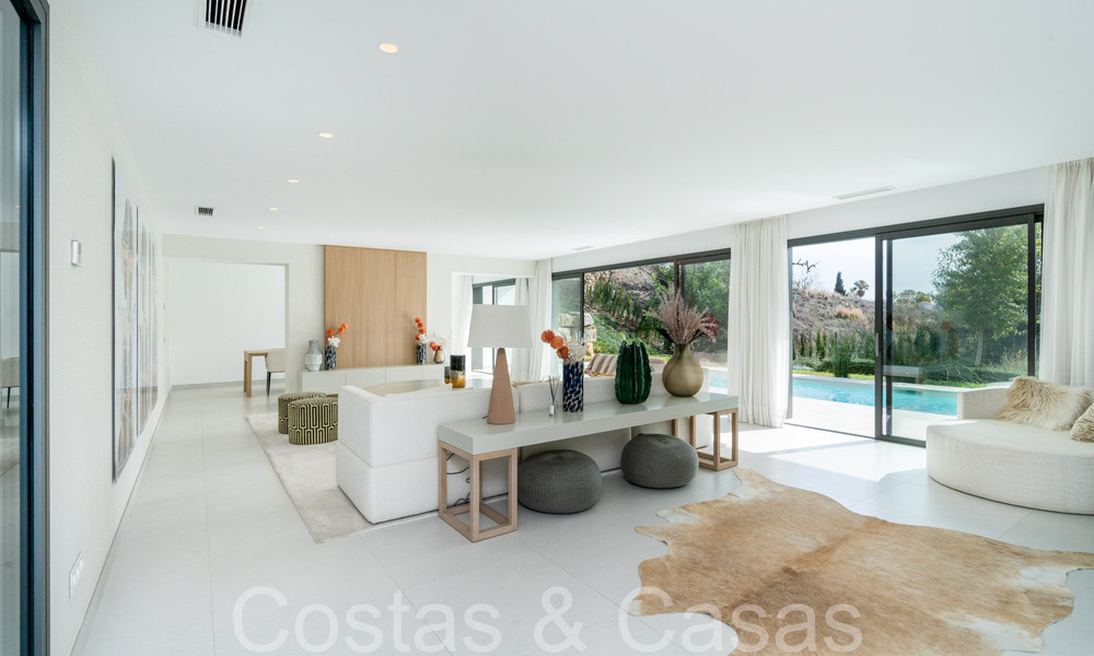 Prête à emménager, villa de luxe moderne à vendre avec piscine à débordement dans une communauté fermée exclusive à Benalmadena, Costa del Sol 64109