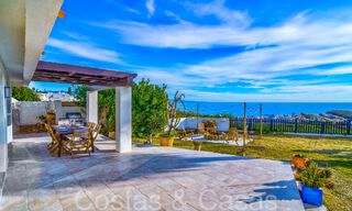 Villa méditerranéenne à vendre sur une plage renommée près du centre d'Estepona 64019 