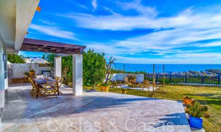 Villa méditerranéenne à vendre sur une plage renommée près du centre d'Estepona 64019 