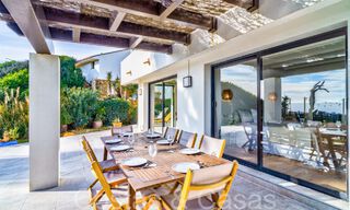 Villa méditerranéenne à vendre sur une plage renommée près du centre d'Estepona 64022 