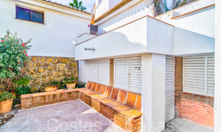 Villa méditerranéenne à vendre sur une plage renommée près du centre d'Estepona 64037 