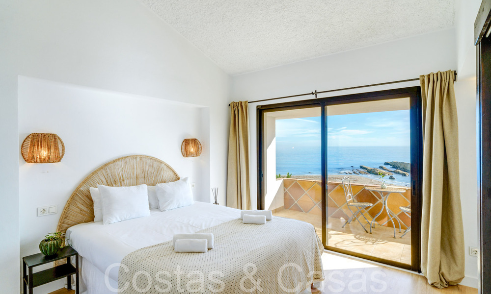 Villa méditerranéenne à vendre sur une plage renommée près du centre d'Estepona 64038