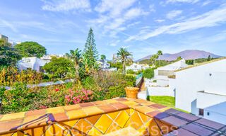 Villa méditerranéenne à vendre sur une plage renommée près du centre d'Estepona 64052 