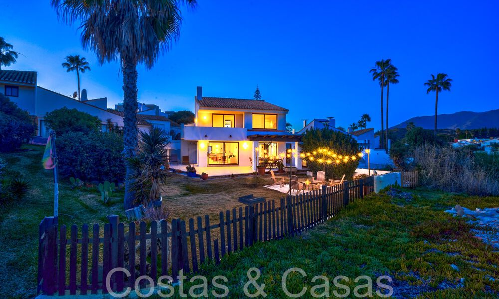 Villa méditerranéenne à vendre sur une plage renommée près du centre d'Estepona 64054