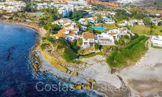 Villa méditerranéenne à vendre sur une plage renommée près du centre d'Estepona 64061 