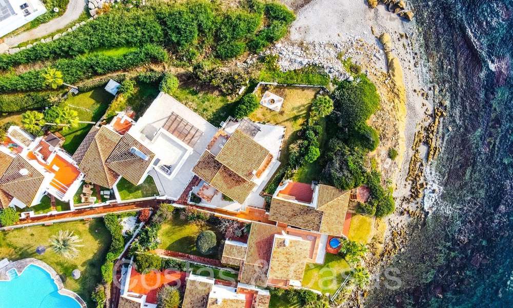 Villa méditerranéenne à vendre sur une plage renommée près du centre d'Estepona 64063