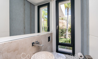 Villa de luxe supérieure à l'architecture moderne à vendre à deux pas de la vallée du golf de Nueva Andalucia, Marbella 64179 