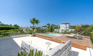Villa de luxe supérieure à l'architecture moderne à vendre à deux pas de la vallée du golf de Nueva Andalucia, Marbella 64180 
