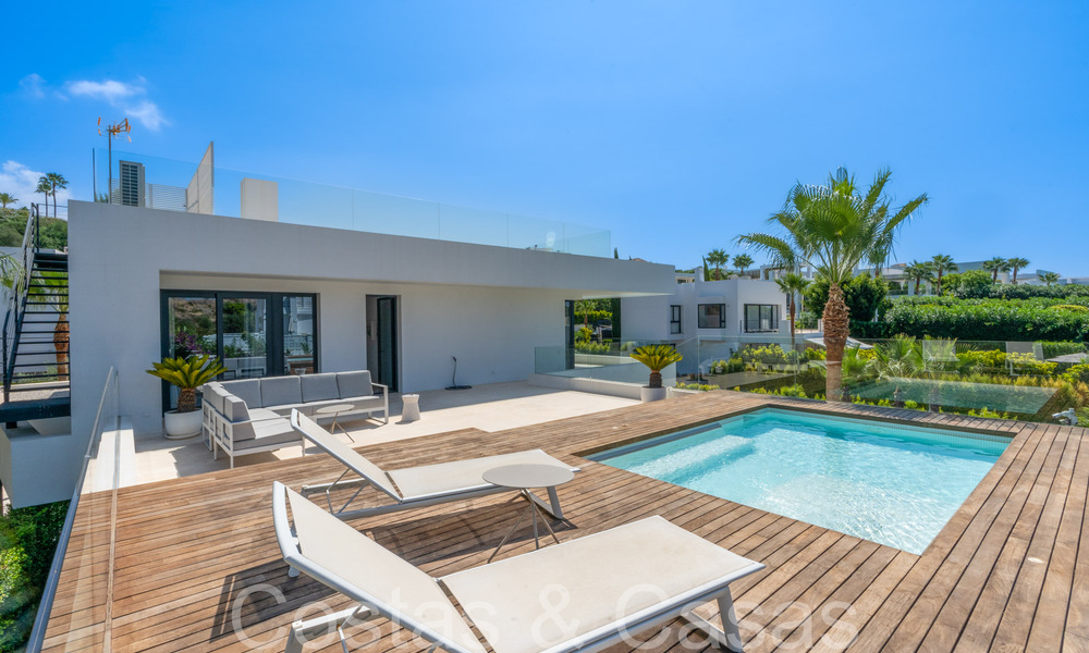 Villa de luxe supérieure à l'architecture moderne à vendre à deux pas de la vallée du golf de Nueva Andalucia, Marbella 64185