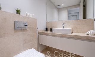 Villa de luxe supérieure à l'architecture moderne à vendre à deux pas de la vallée du golf de Nueva Andalucia, Marbella 64188 