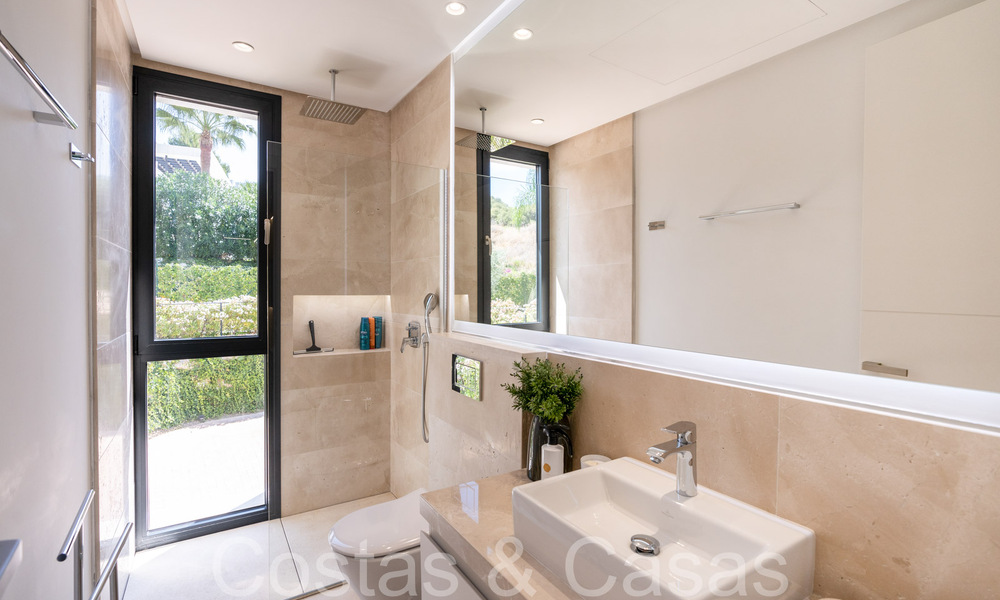 Villa de luxe supérieure à l'architecture moderne à vendre à deux pas de la vallée du golf de Nueva Andalucia, Marbella 64191